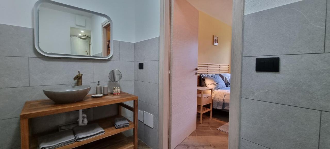 Lo Noyer Et Les Roses Bed & Breakfast Saint Nicolas Bagian luar foto