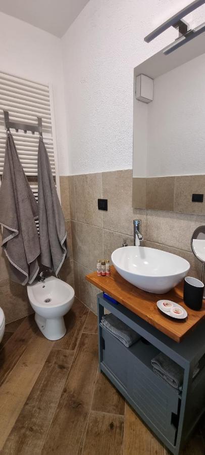 Lo Noyer Et Les Roses Bed & Breakfast Saint Nicolas Bagian luar foto